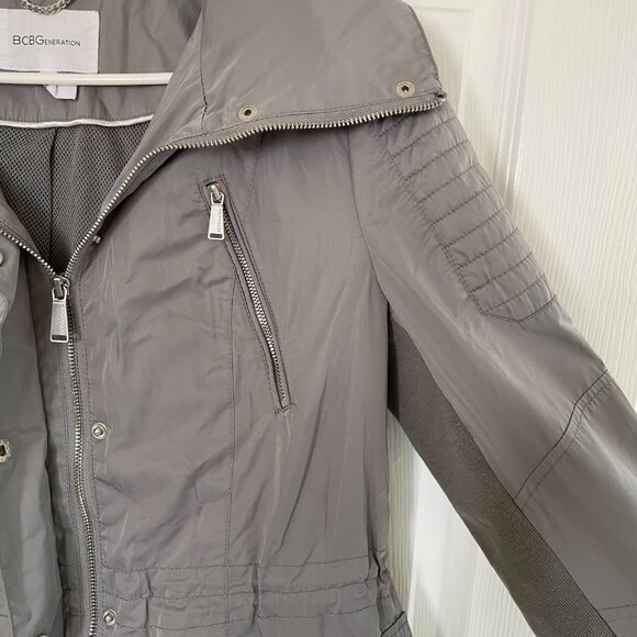 BCBGeneration Women’s Rain Jacket with Hidden Hood & Waist Tie | Size Small - Picture 4 of 5